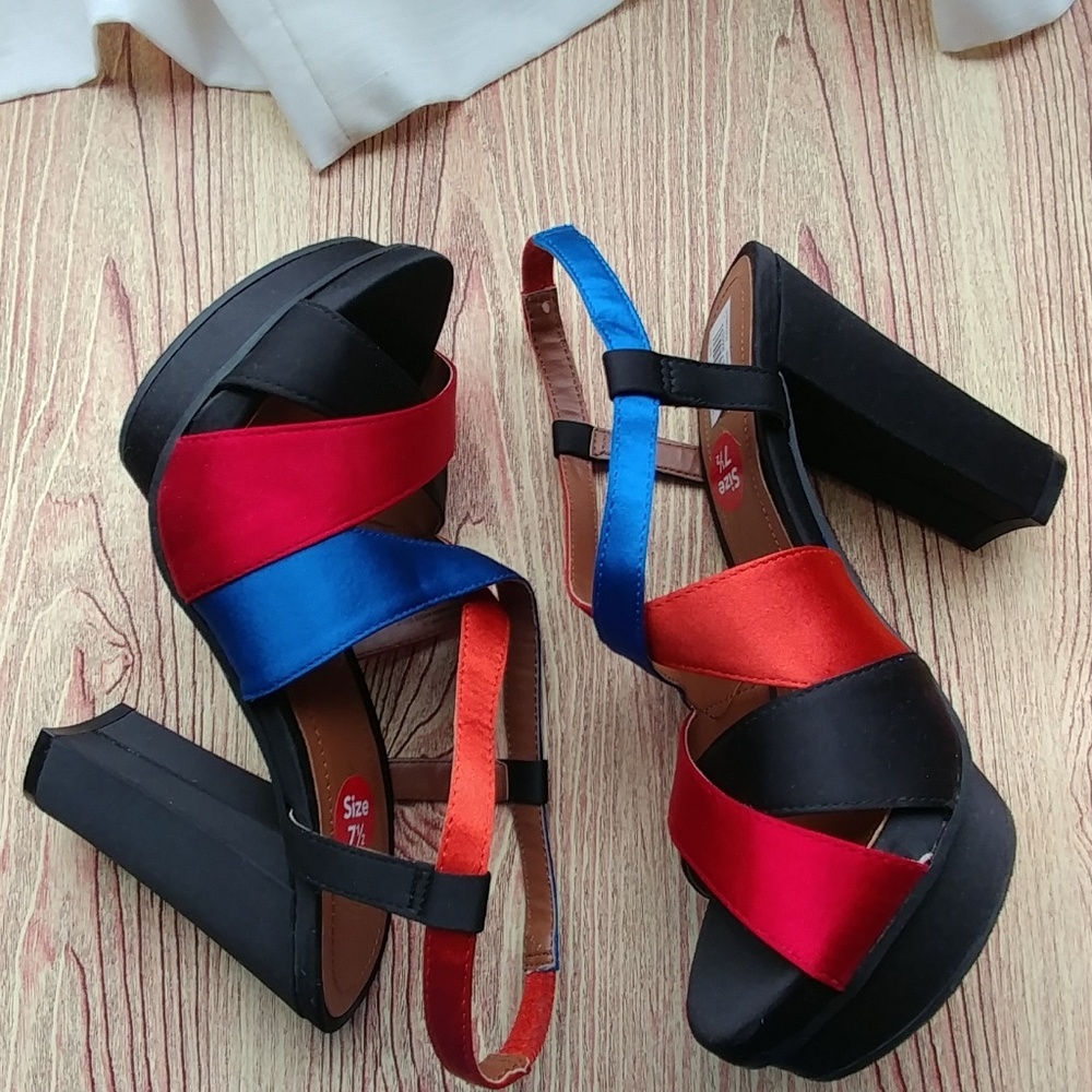 Strappy Platform Shoes 🎇Offers Welcome🎇NWT🎇